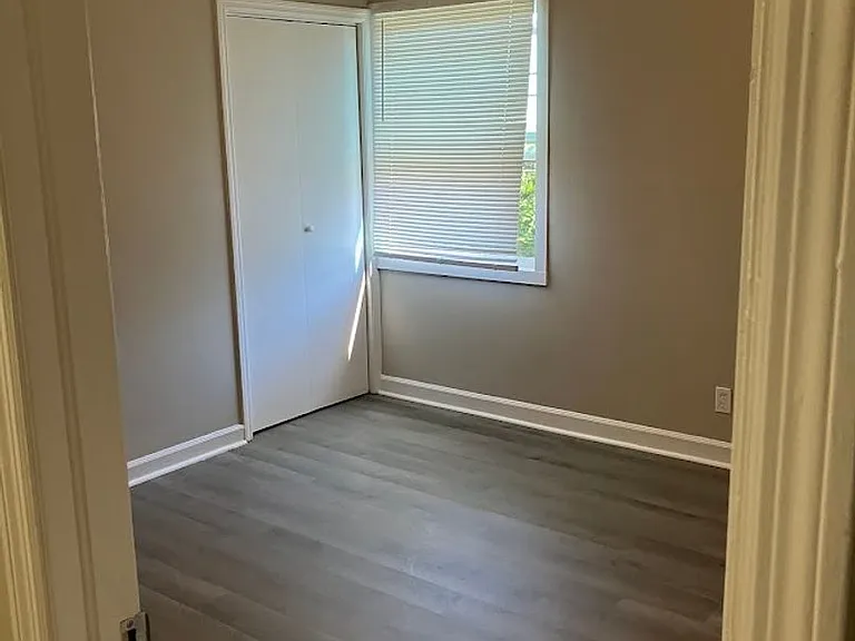 2063 Vineville Ave — Photo 6