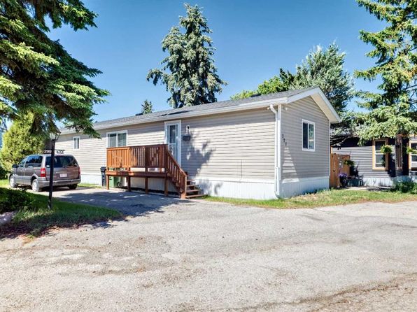3223 83rd St NW #300, Calgary, AB T3B 5N1