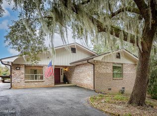 416 Jackson Ave, Ocean Springs, MS 39564