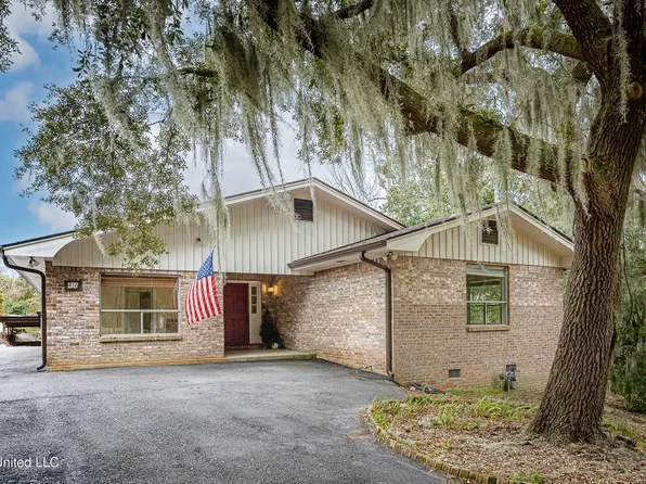 416 Jackson Ave, Ocean Springs, MS 39564
