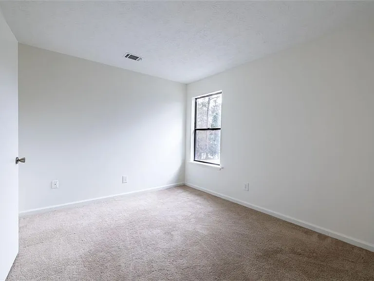 3927 Centennial Trl — Photo 12