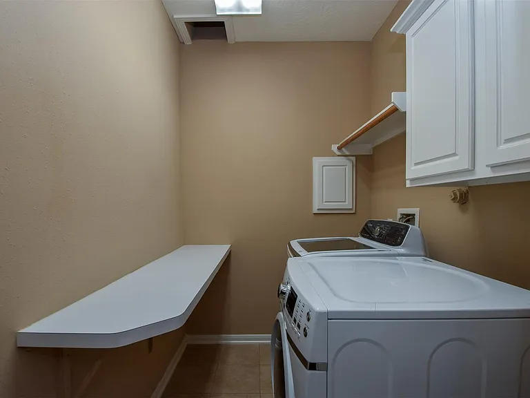 21223 Pennshore Ln — Photo 32