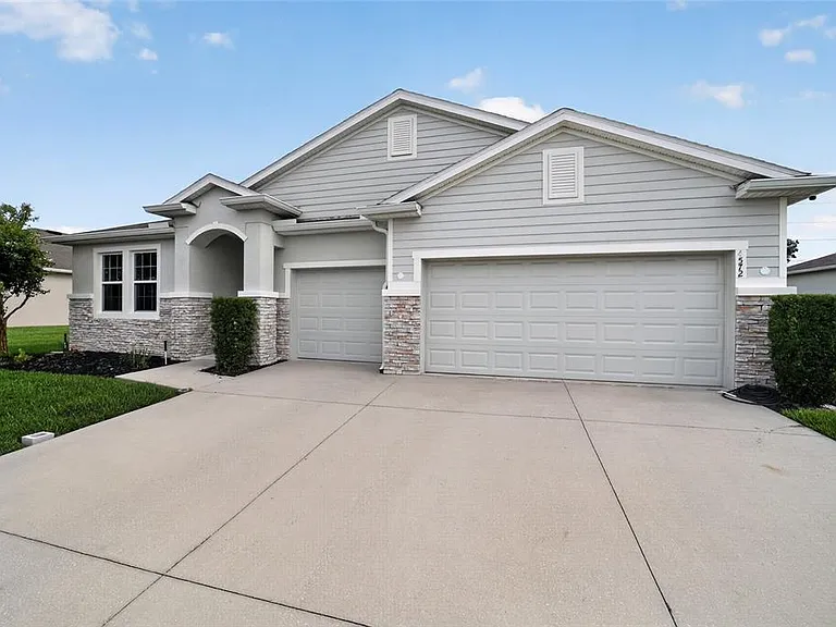 4572 SW 65th Pl — Photo 6