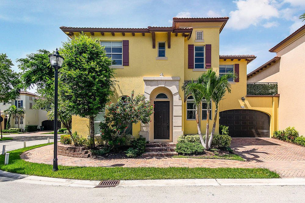 111 Via Poinciana St, Boca Raton, FL 33487 Zillow