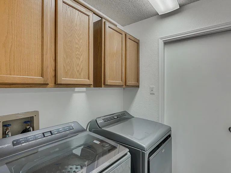 4402 Goodwin St — Photo 33