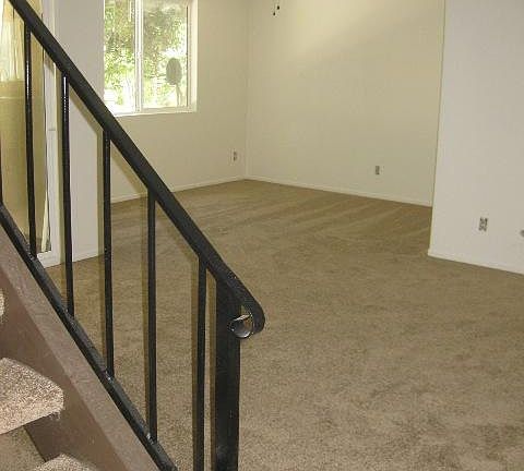4th image of 20 Fair Oaks Dr APT 3