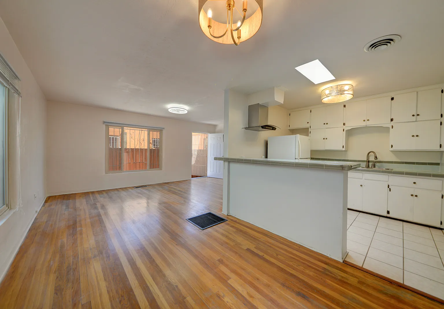 1 bed, 760 sqft, $1,250 — Photo 4