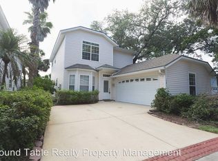 128-3 Seminole Rd, Atlantic Beach, FL 32233