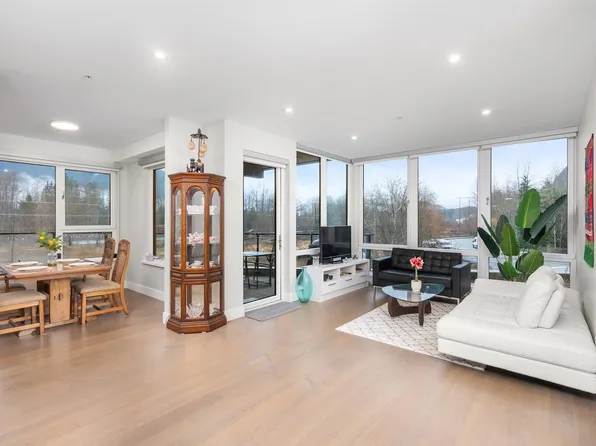 1870 Dowad Dr #220, Squamish, BC V8B 0S4