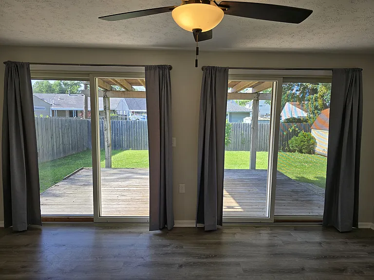 2952 Louise Ave — Photo 7