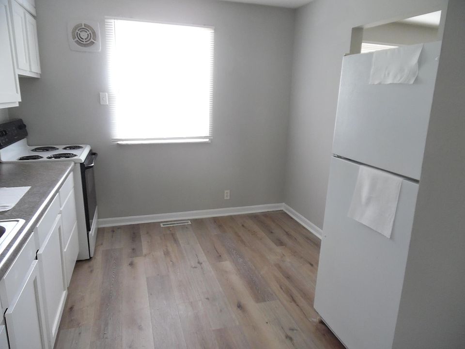 1st image of 899 Hanson Dr