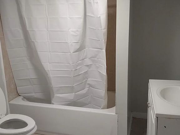 2nd image of 680 Orchard St #2D