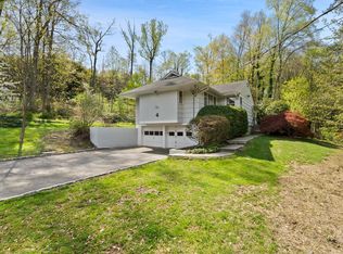 4 Lorraine Pl, Scarsdale, NY 10583