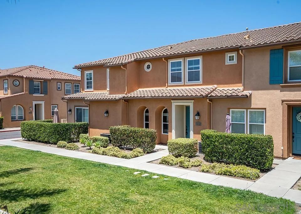 1st image of 17059 Calle Trevino Unit 5