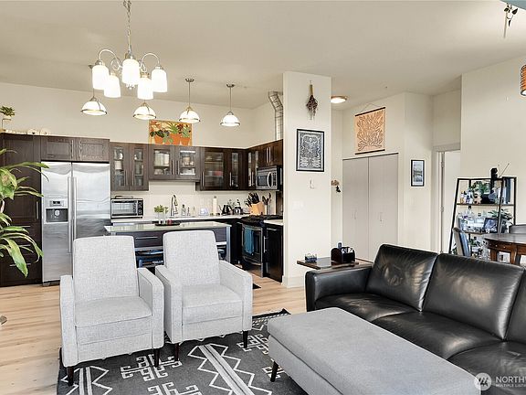 4th image of 530 Broadway E #328