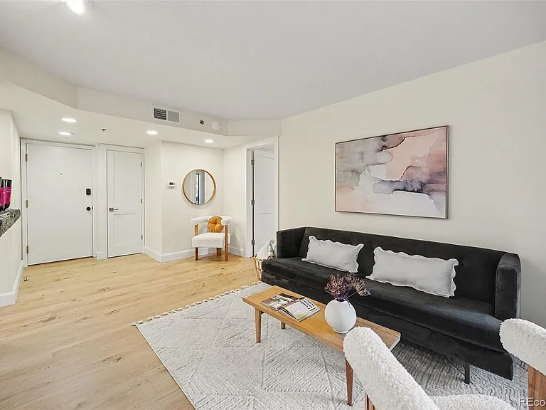 350 Detroit St #209 — Photo 5