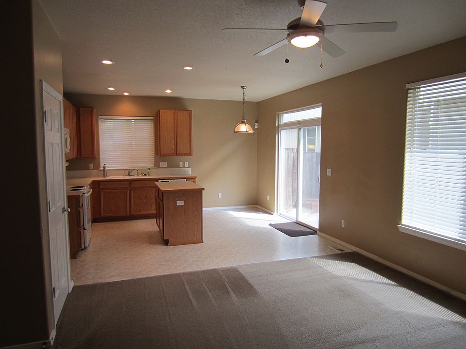 1st image of 4272 SE Russell St