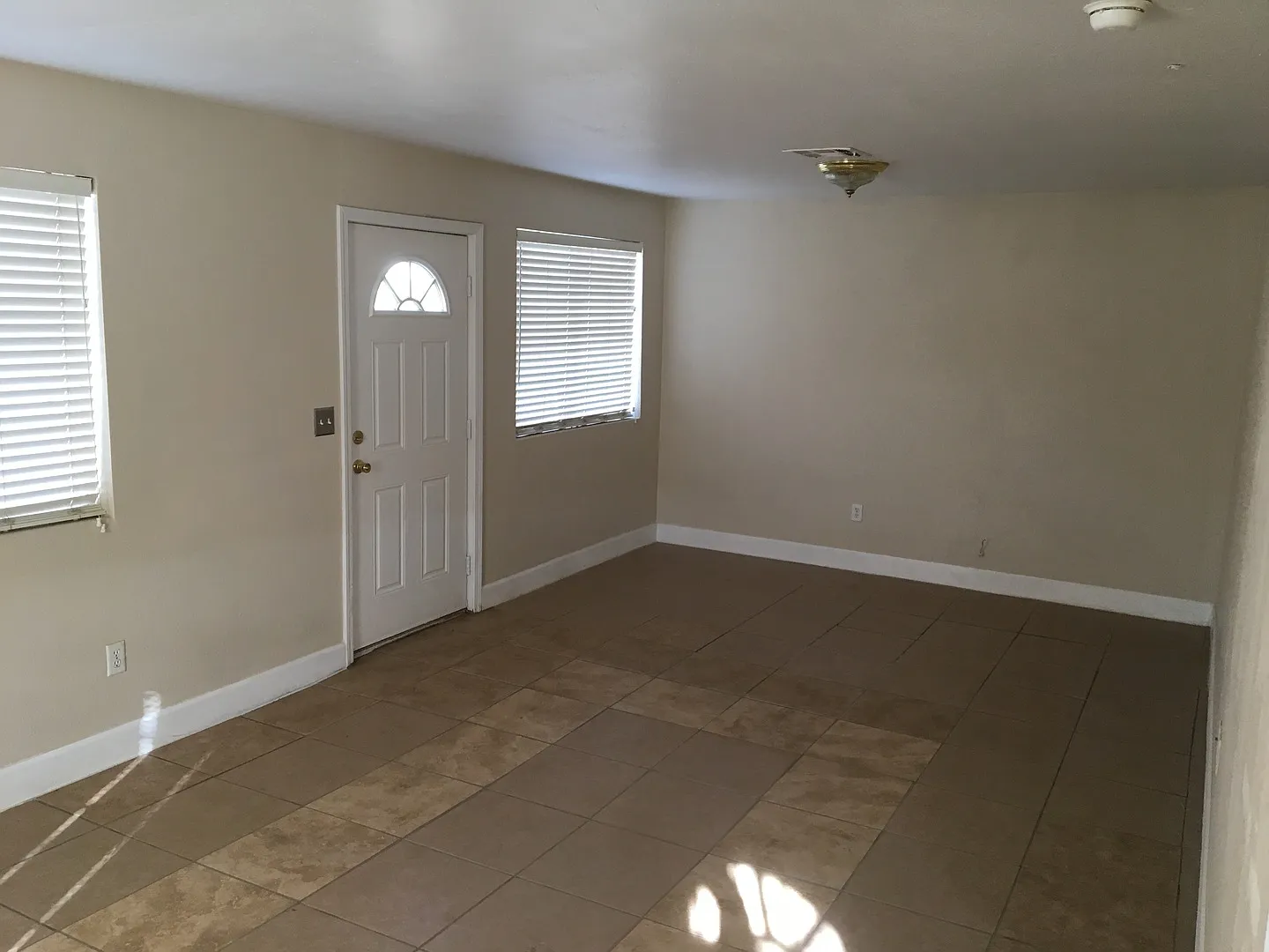 132 Hopkins Ave. — Photo 4