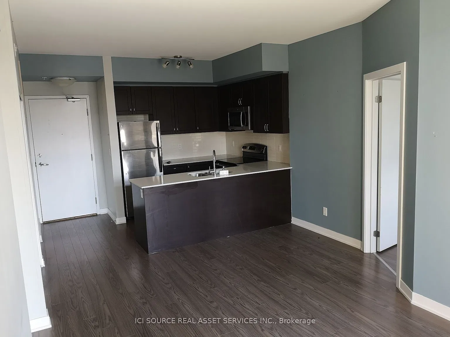 3 bed, $2,500 — Photo 3