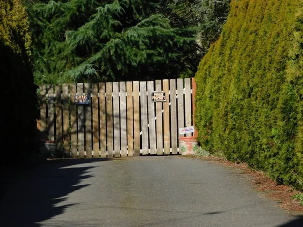 2202 S 300th St, Federal Way, WA 98003