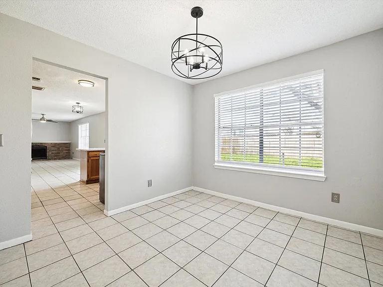 18102 Brooknoll Dr — Photo 2