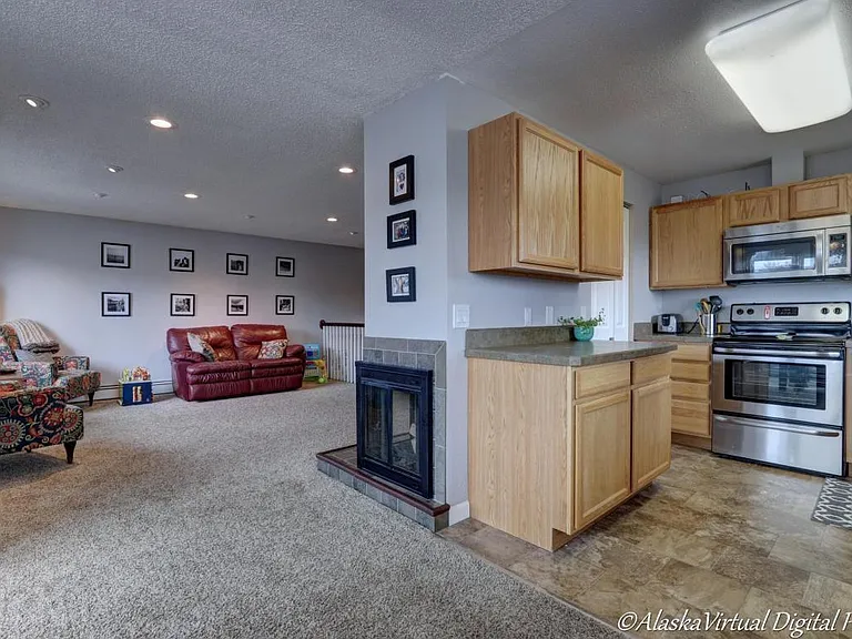 9451 Strathmore Dr — Photo 12