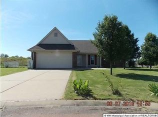 1175 Meadows Lake Cir N, Robinsonville, MS 38664