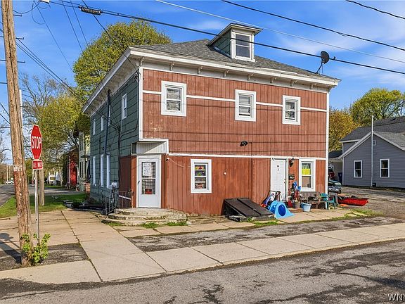 3rd image of 98 Washington St