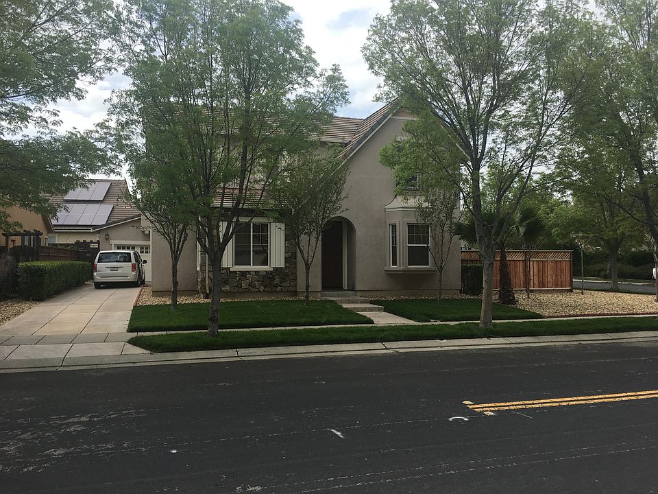 1st image of 815 W Simplicidad St