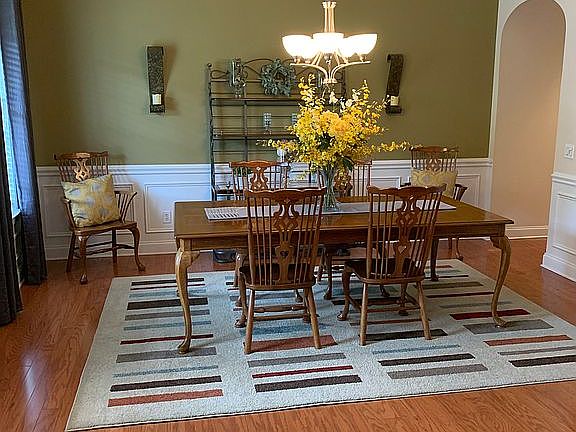 Dining room near entrance