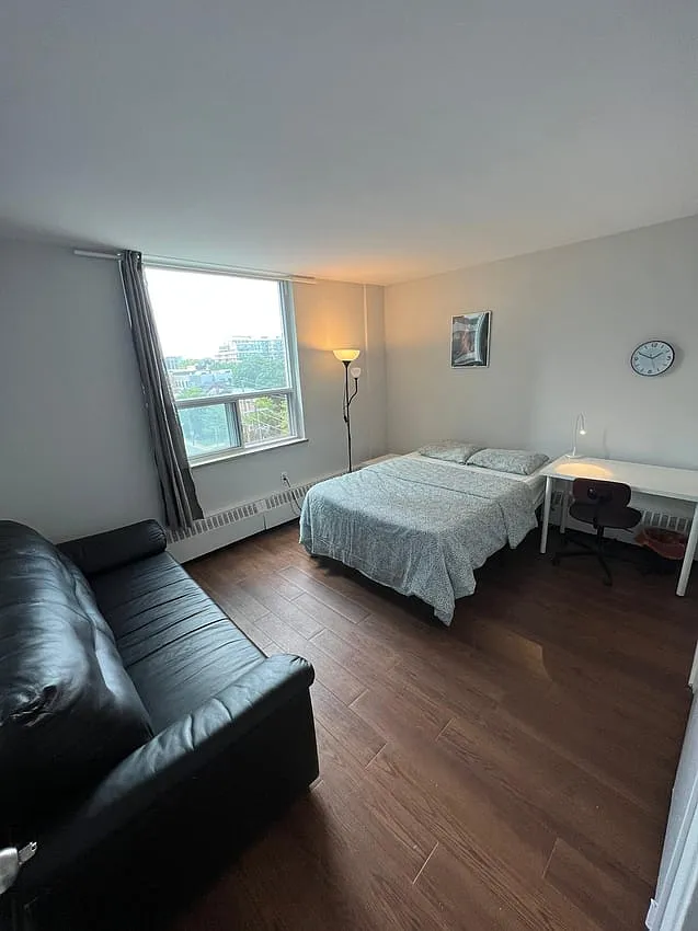 Premium Deluxe - Davisville Avenue & Yonge Street — Photo 1