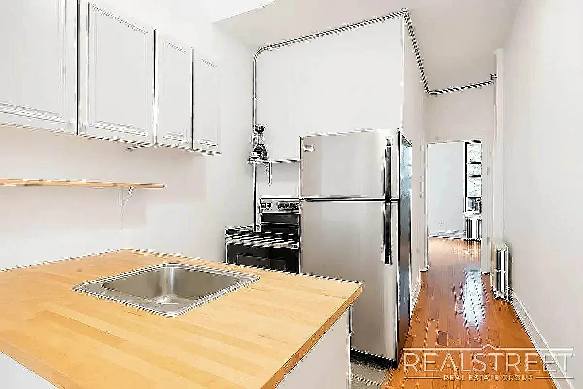 369 Menahan Street — Photo 2