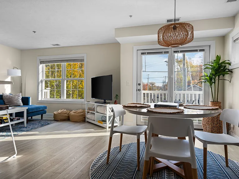 100 Hope St #210 — Photo 27