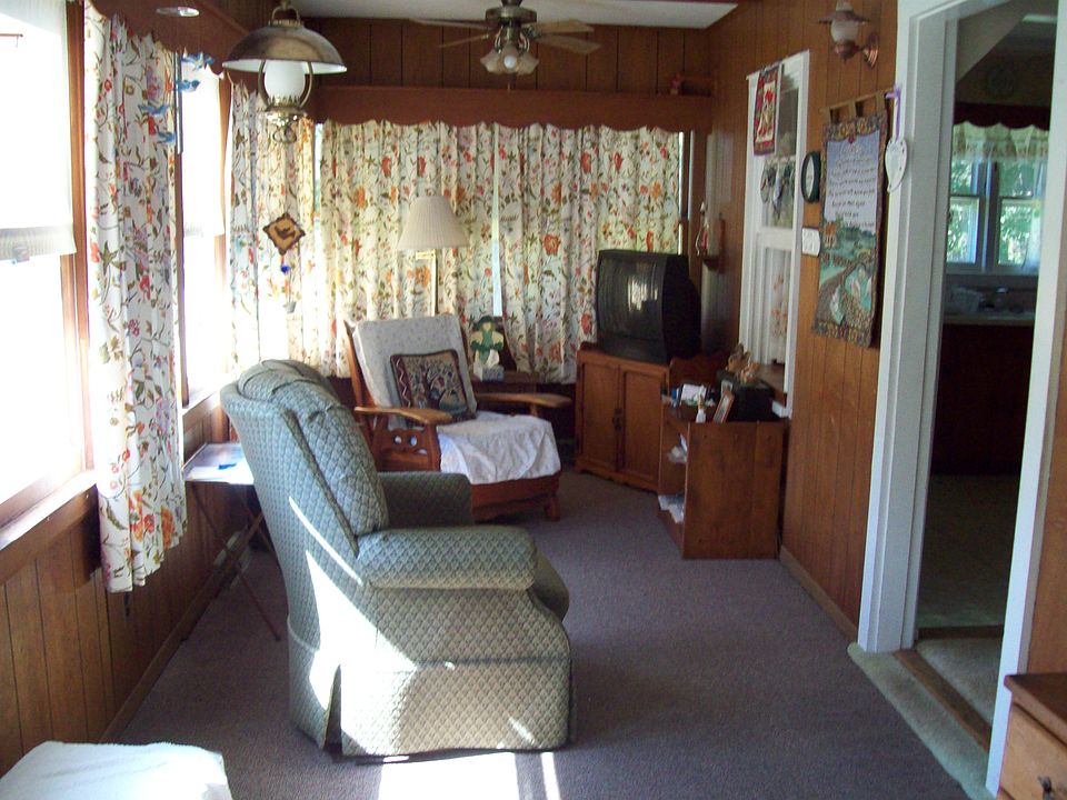 1st image of 9 Meridian Dr