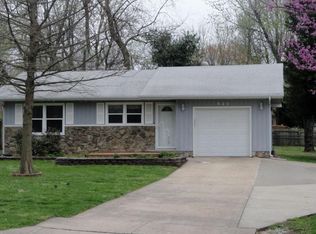 945 S Rockaway Ln, Springfield, MO 65802
