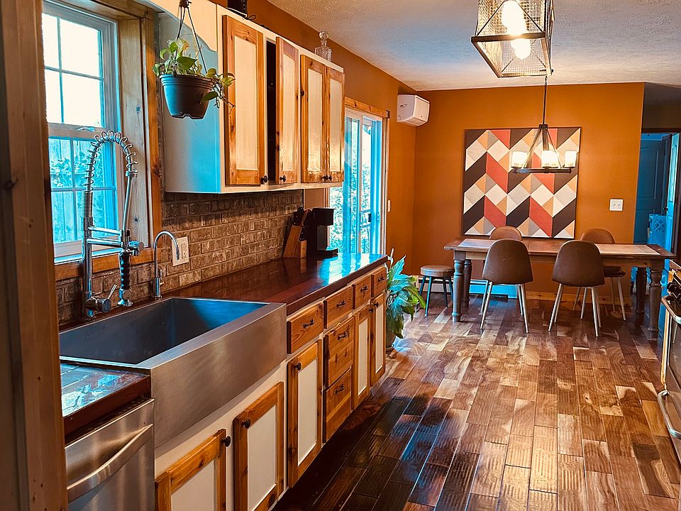 Kitchen & Dining room