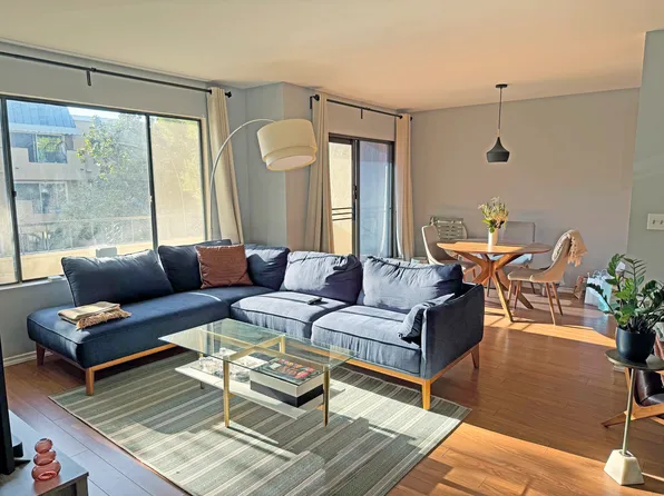 700 Westmount Dr APT 202, West Hollywood, CA 90069