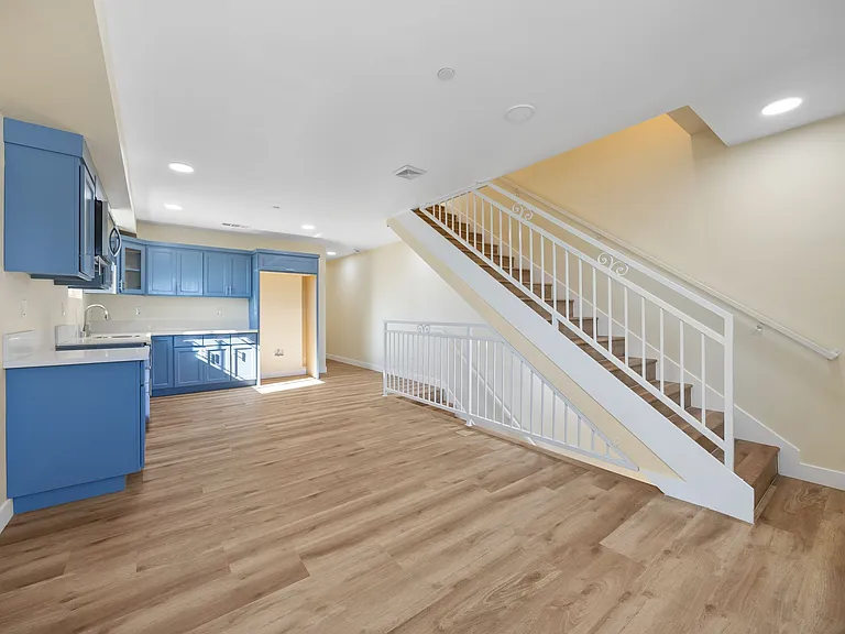 10936 S Osage Ave #A — Photo 8