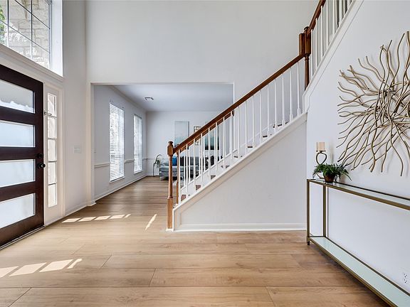 4th image of 5221 Austral Loop