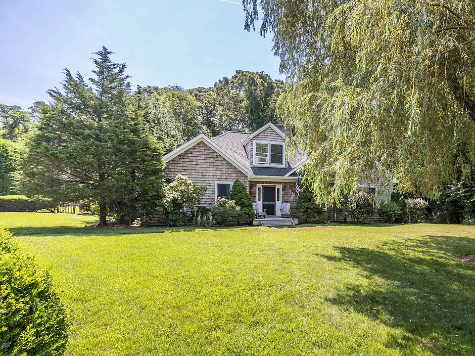 312 Noyack Rd