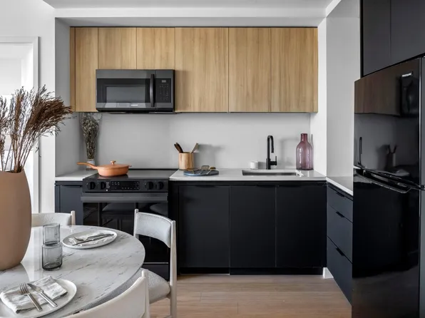 11 Ocean Parkway image 3 of 28