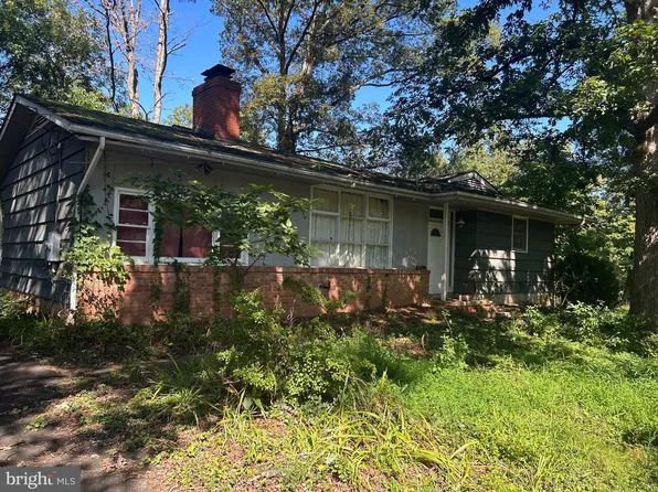 20209 Redrose Dr, Sterling, VA 20165