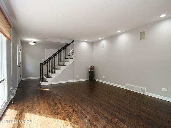 3rd image of 16352 Kenwood Ave