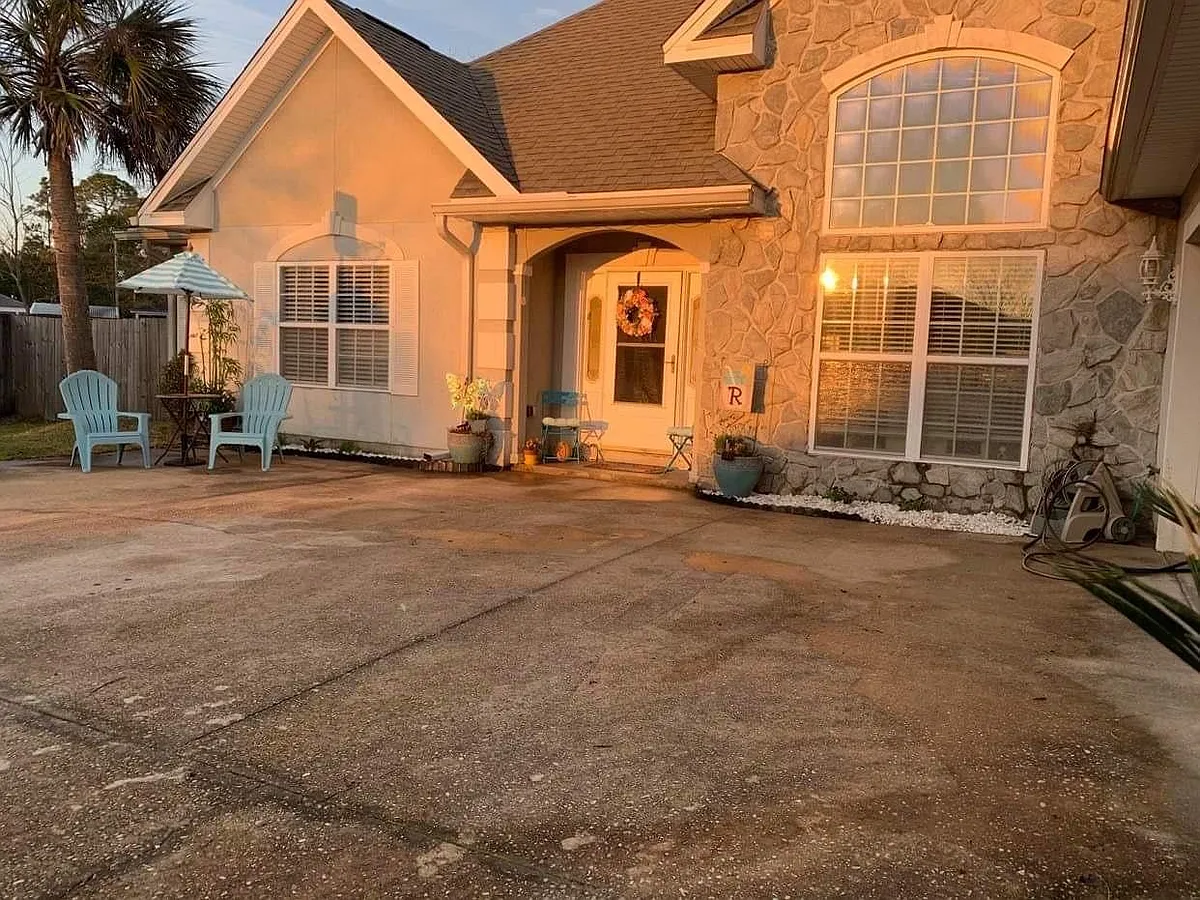 Building Photo - 1703 Lightwood Ct