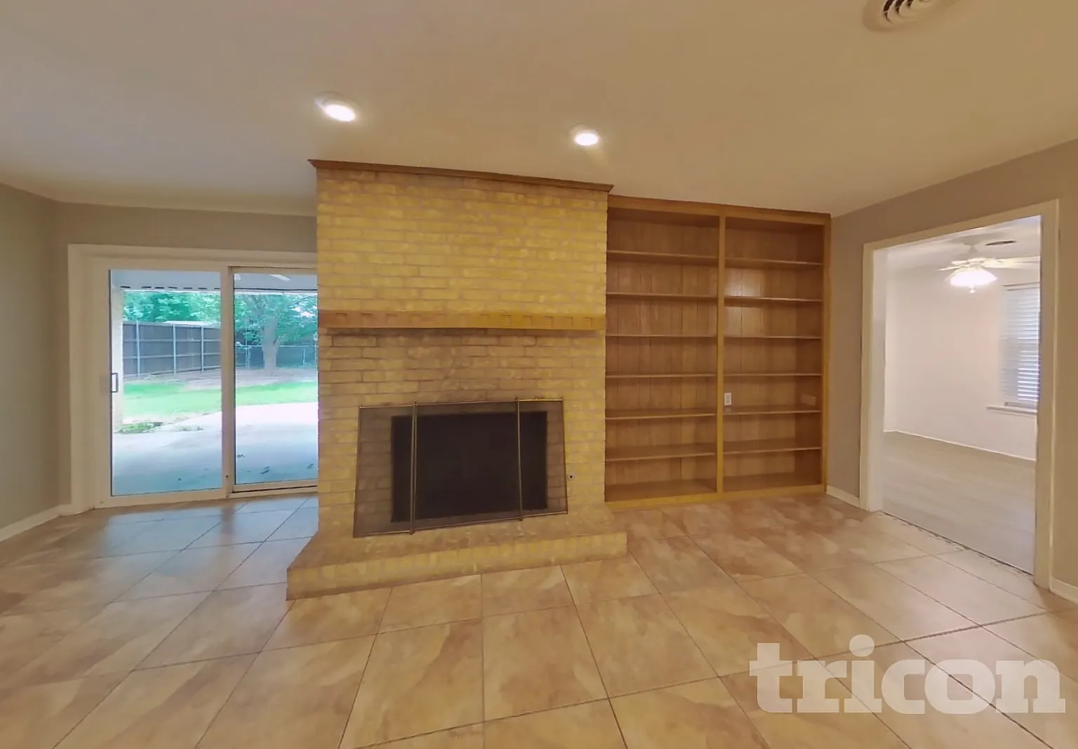 908 Hilton Place Denton TX — Photo 4