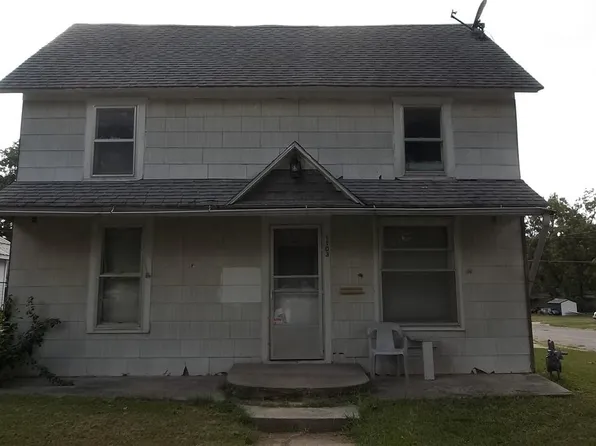 1103 S Grant Ave, Chanute, KS 66720