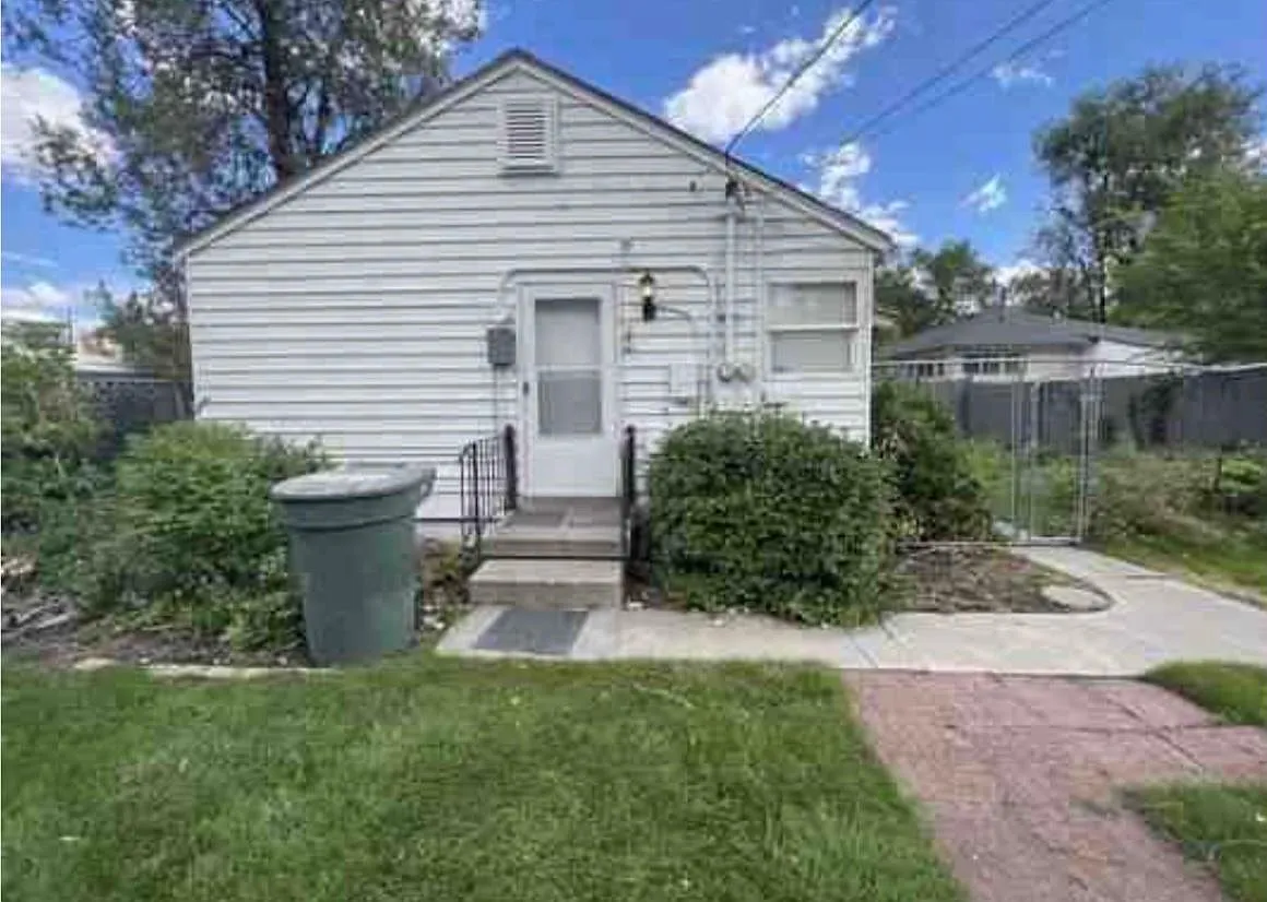 2260 S Green St — Photo 1