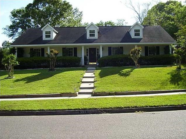 Great curb appeal!