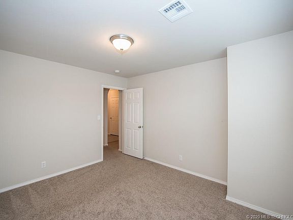 5th image of 9343 S 255 East Ave