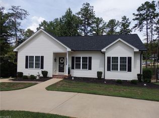 2469 Regency Dr, Asheboro, NC 27317